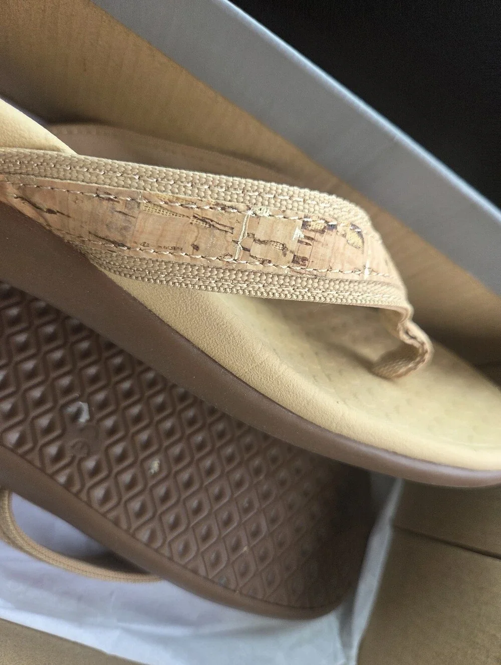 NIB Vionic Tide II Gold Cork Orthotic Flip Flop Sandals Women's Size 8